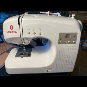 Singer Sewing Machine 4166 Electronic 66-Stitch